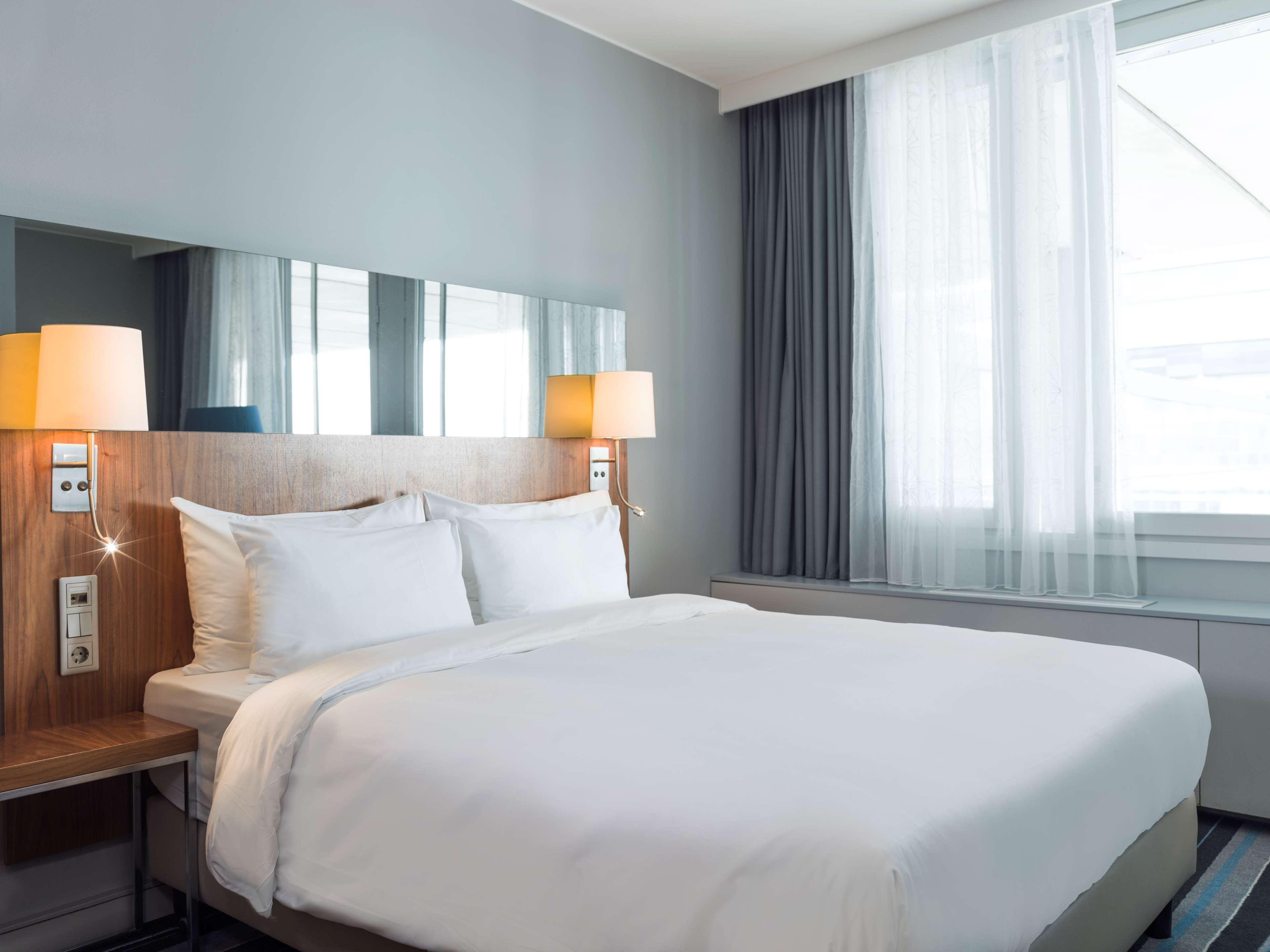 Radisson Blu Airport Terminal Hotel Arlanda Bagian luar foto A room at the hotel