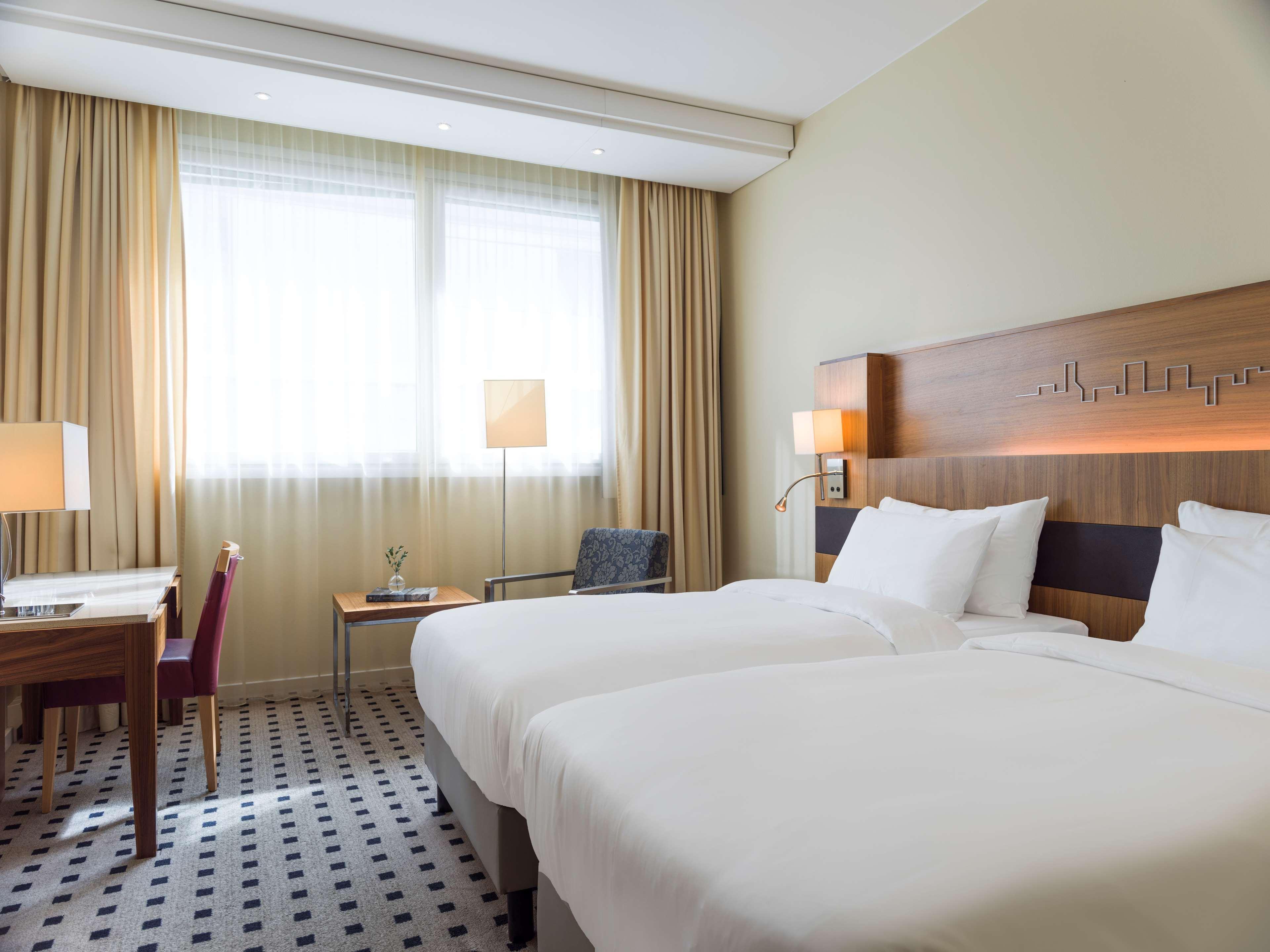 Radisson Blu Airport Terminal Hotel Arlanda Bagian luar foto A room at the hotel