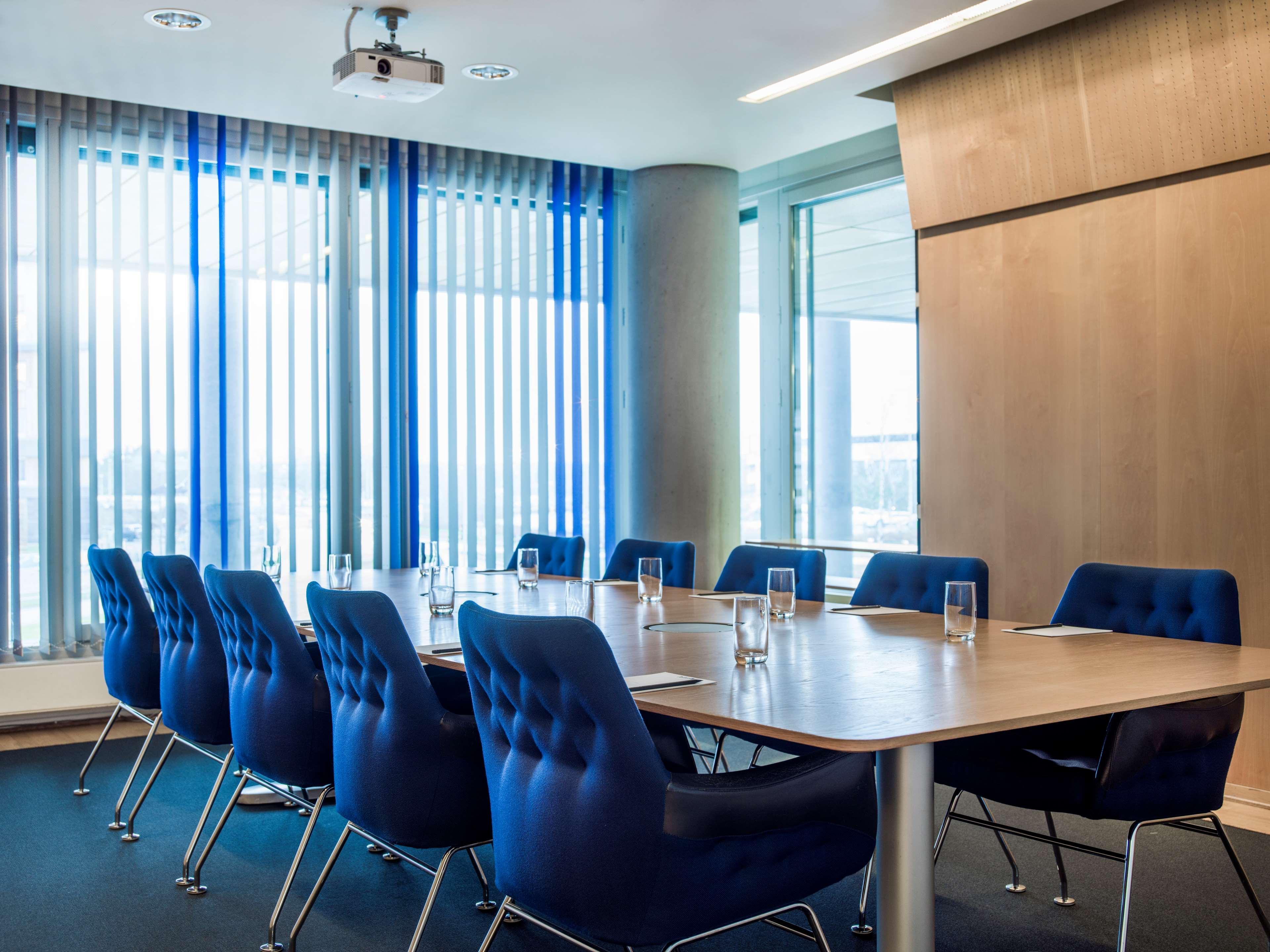 Radisson Blu Airport Terminal Hotel Arlanda Bagian luar foto Meeting room at the airport