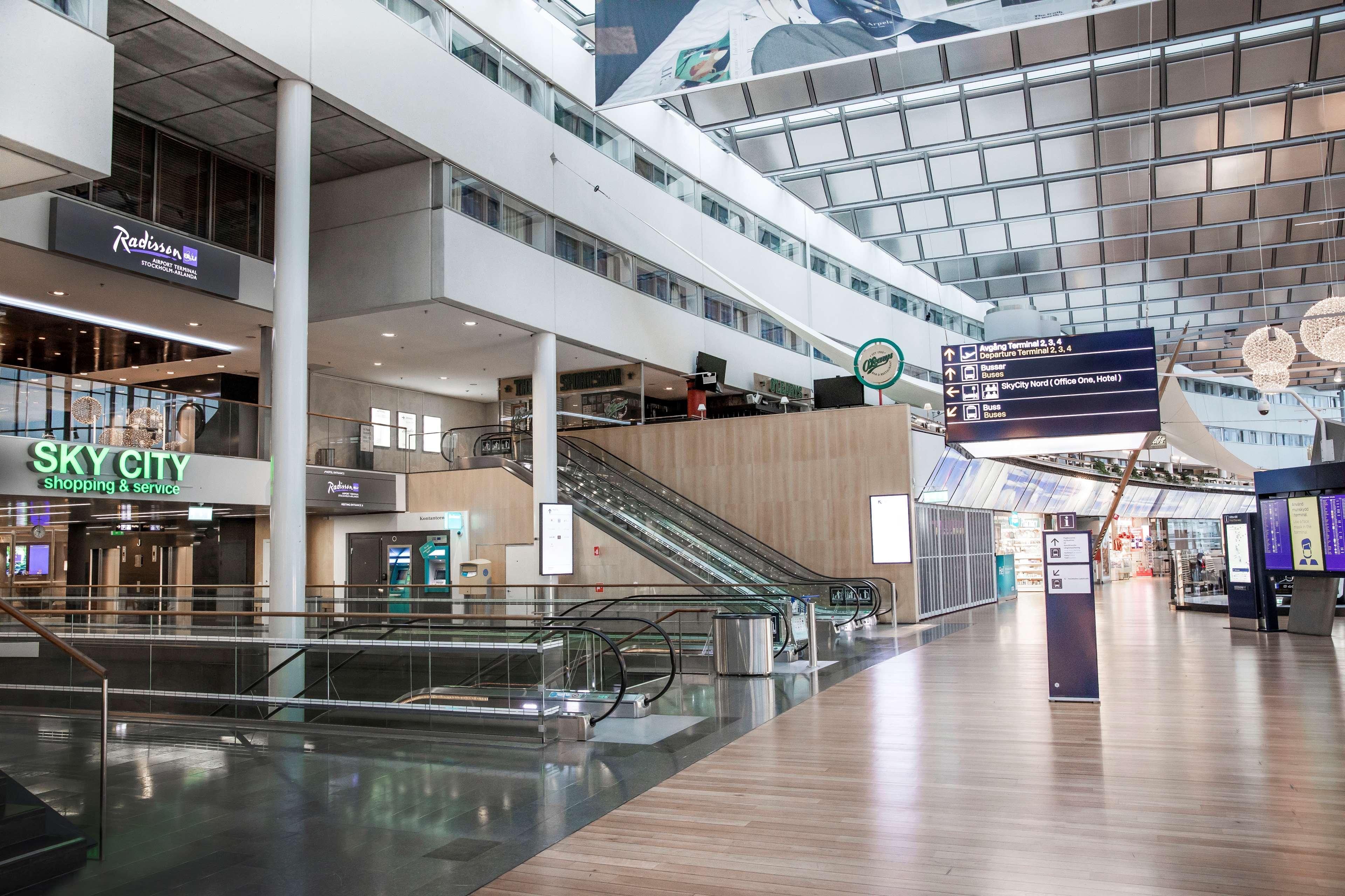 Radisson Blu Airport Terminal Hotel Arlanda Bagian luar foto Sky City shopping mall