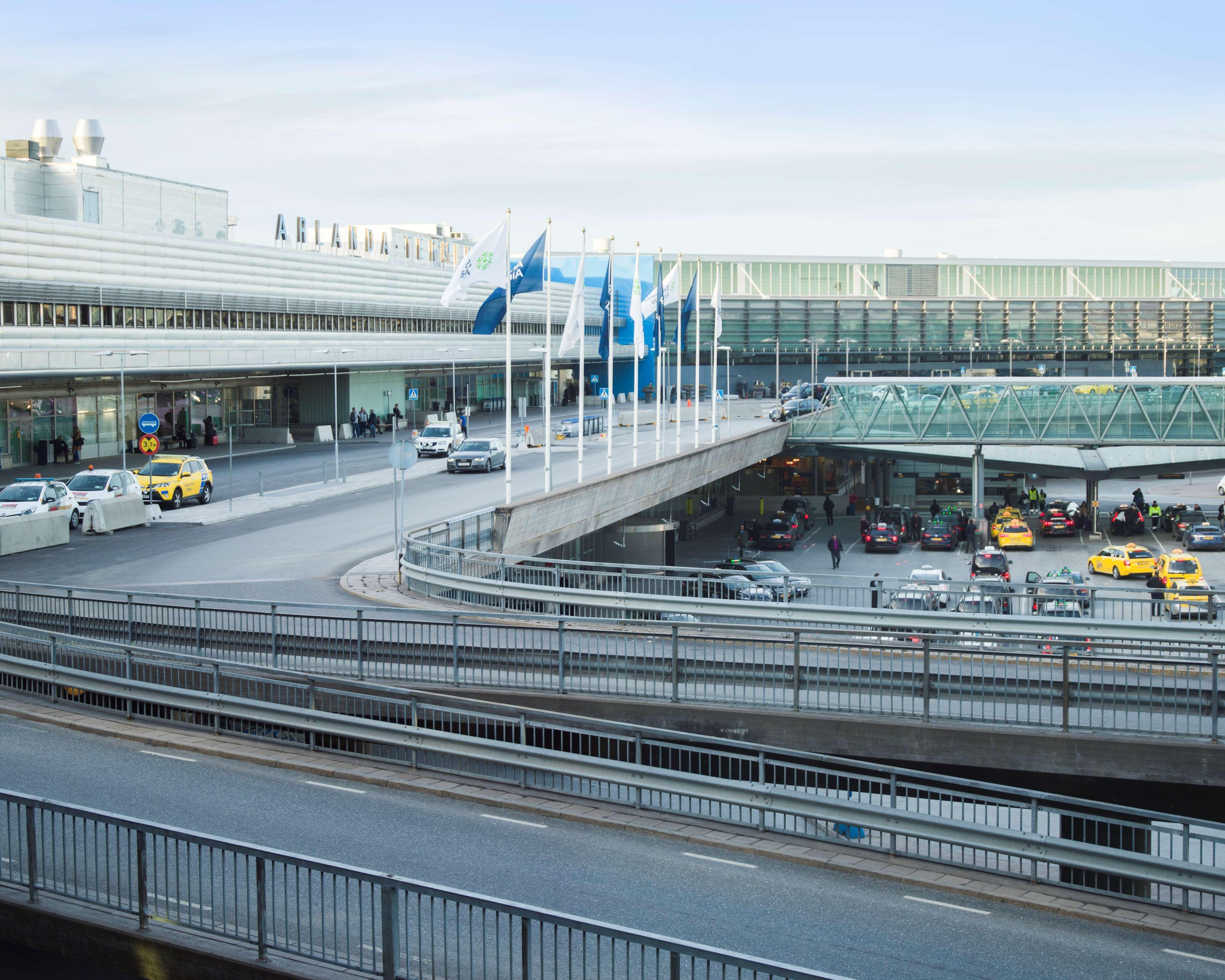 Radisson Blu Airport Terminal Hotel Arlanda Bagian luar foto Stockholm Airport