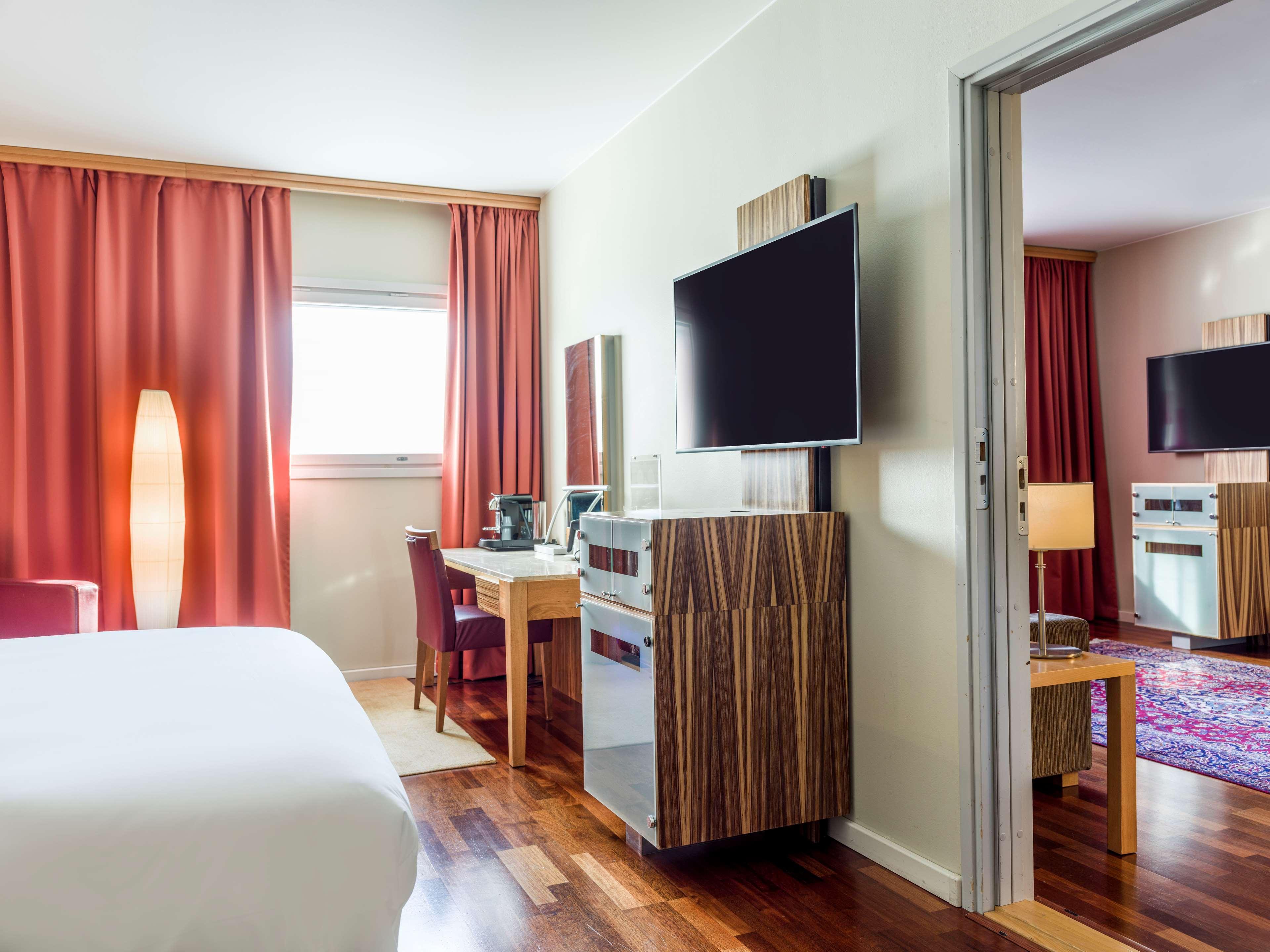 Radisson Blu Airport Terminal Hotel Arlanda Bagian luar foto Room interior