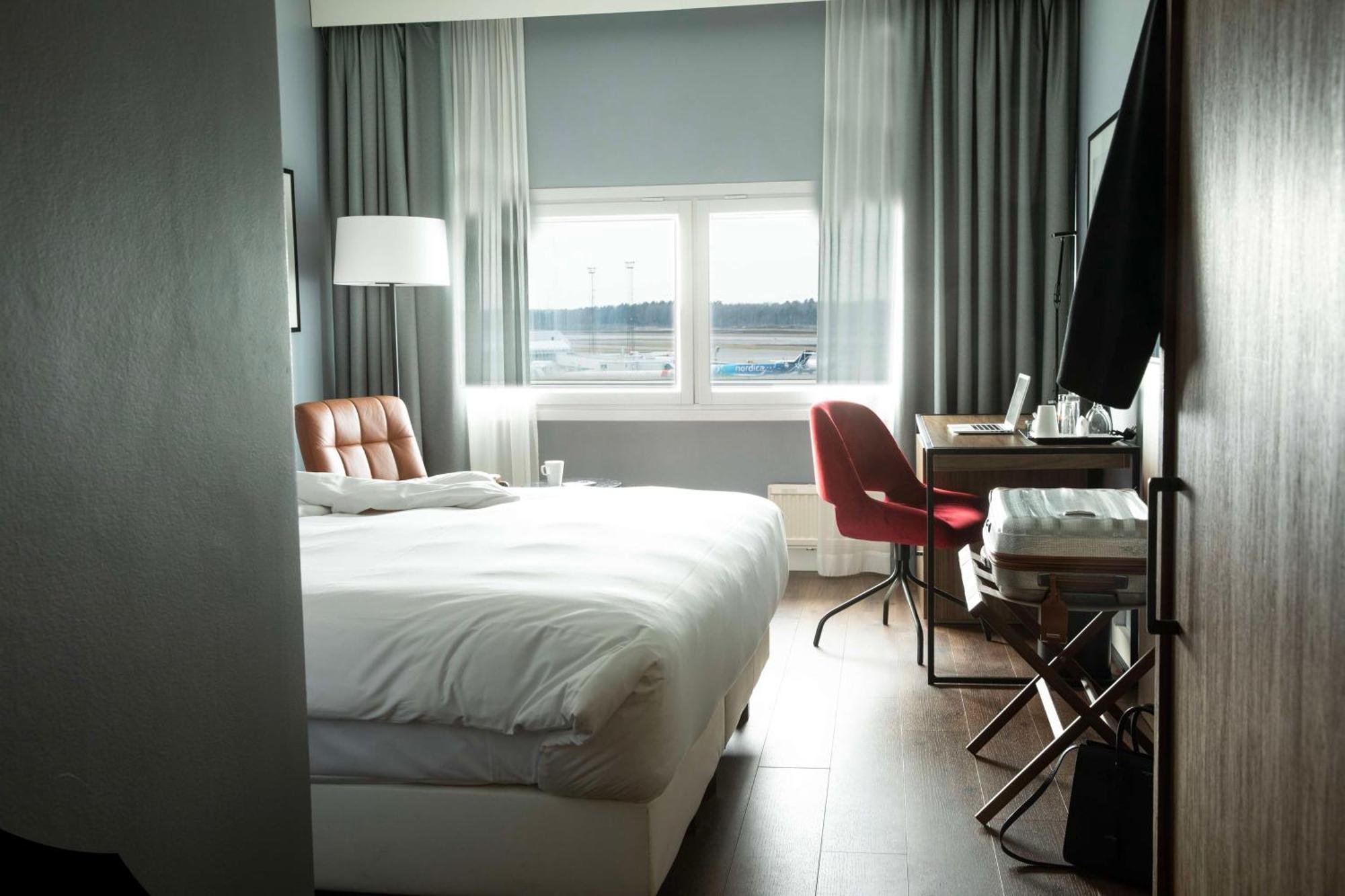 Radisson Blu Airport Terminal Hotel Arlanda Bagian luar foto Room at the airport