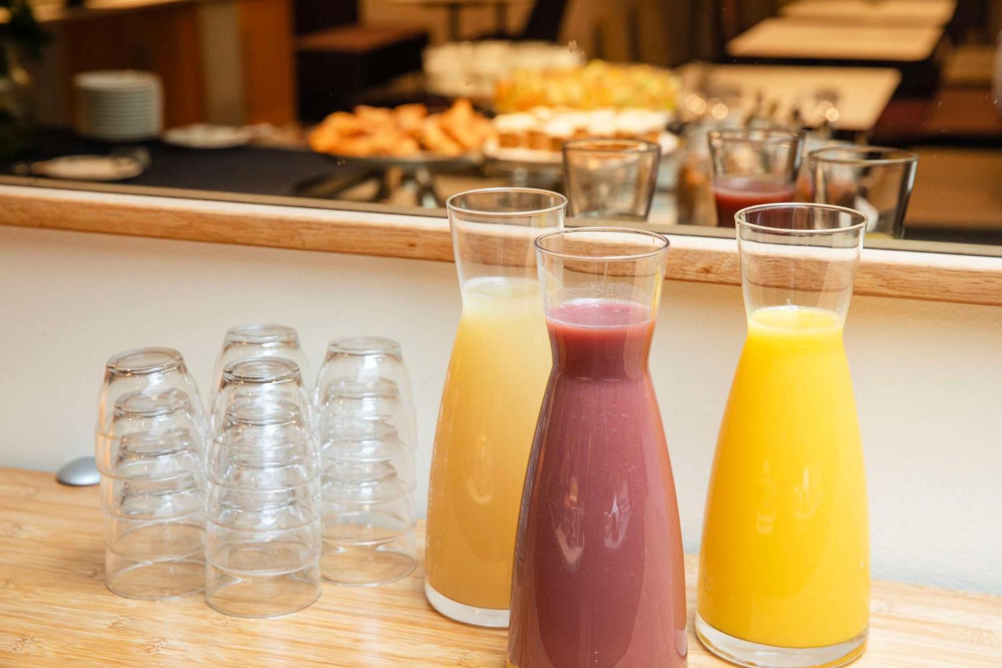Radisson Blu Airport Terminal Hotel Arlanda Bagian luar foto Juice