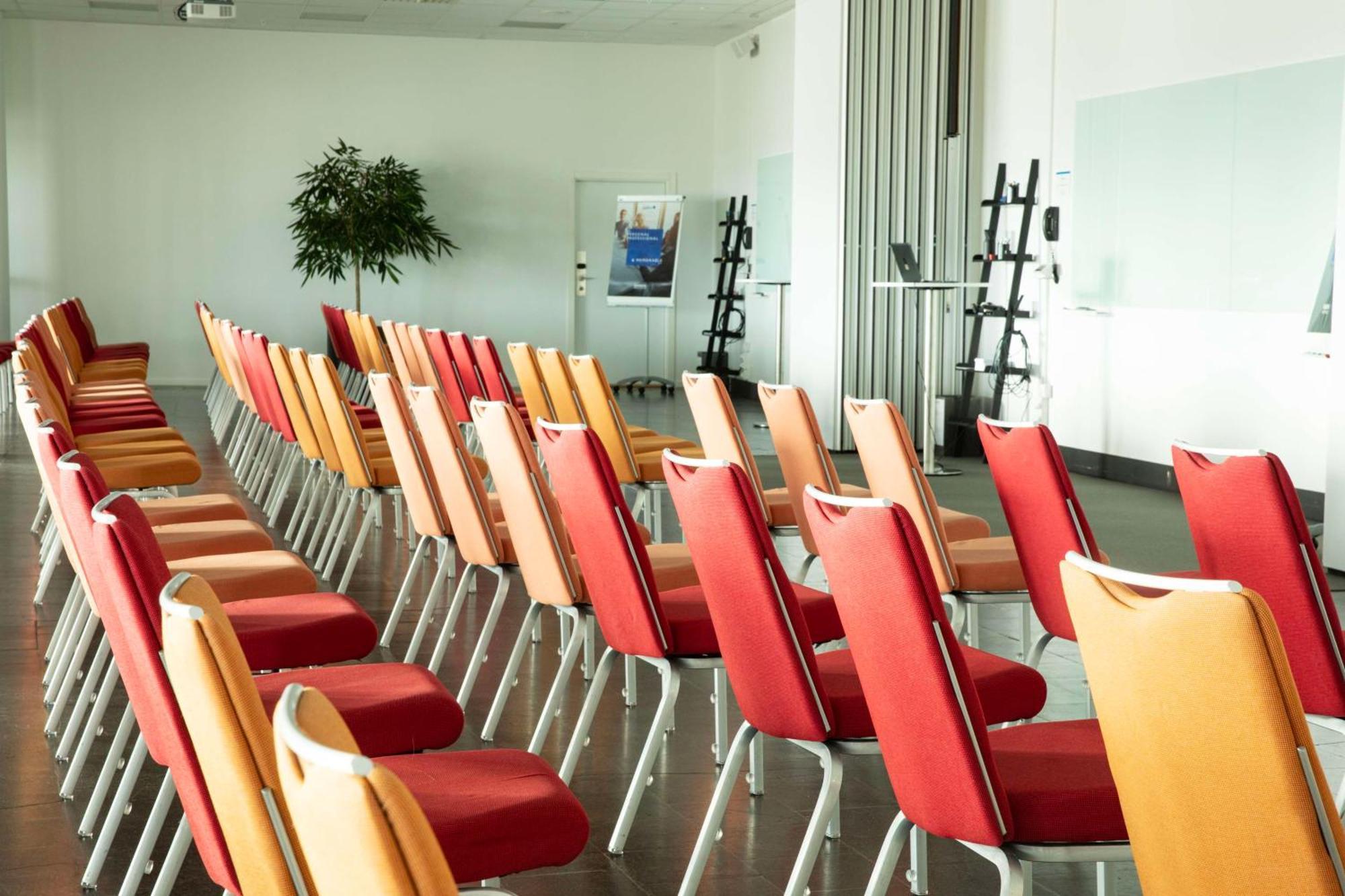 Radisson Blu Airport Terminal Hotel Arlanda Bagian luar foto The conference hall of the airport